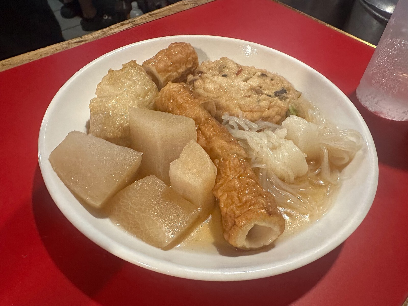 야타이 카운터와 오뎅 냄비